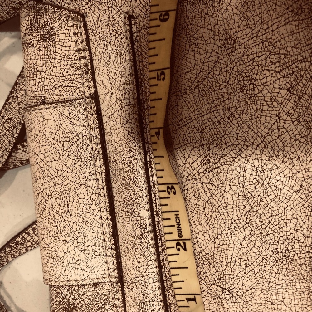 LATICO Distressed Crossbody off white see measurements - Picture 4 of 13